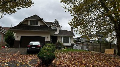 8628 141 B St, House other with 6 bedrooms, 5 bathrooms and 2 parking in Surrey BC | Image 1