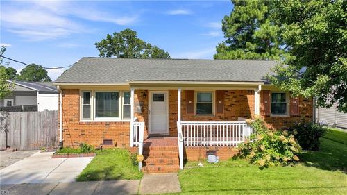 210 Daniel Way, Portsmouth, VA, 23701-2446 | Card Image