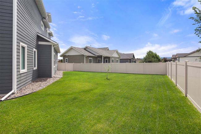 Side yard to views. | Image 12