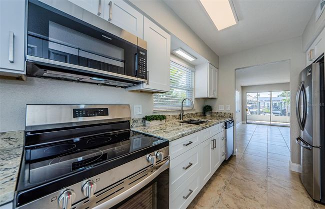 APT-11 - 2186 Edythe Dr, Condo with 2 bedrooms, 1 bathrooms and null parking in DUNEDIN FL | Image 11