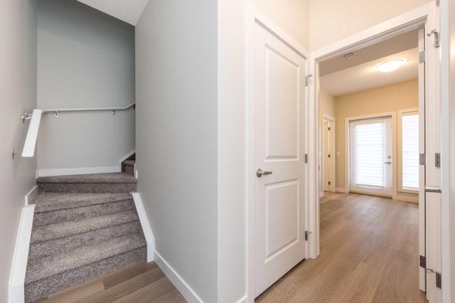 811 Sage Hill Grove Nw, Home with 3 bedrooms, 3 bathrooms and 2 parking in Calgary AB | Image 5