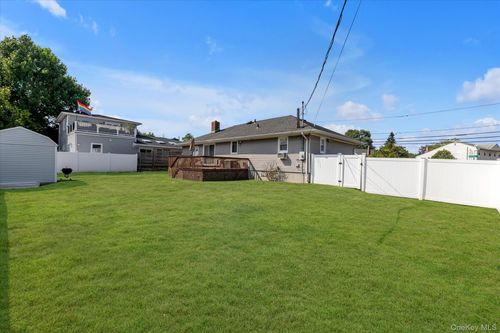 190 Hamilton Ave, Island Park, NY, 11558-1931 | Card Image