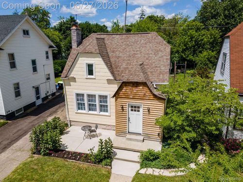 39 Mohawk Rd, Pontiac, MI, 48341-1121 | Card Image