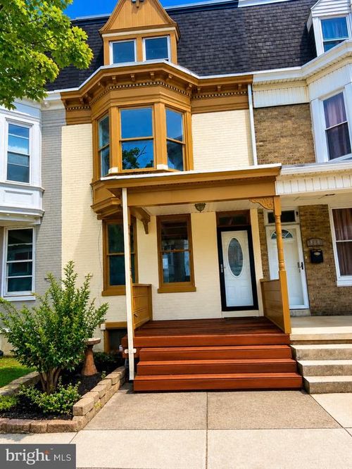 832 E Philadelphia St, YORK, PA, 17403-1119 | Card Image