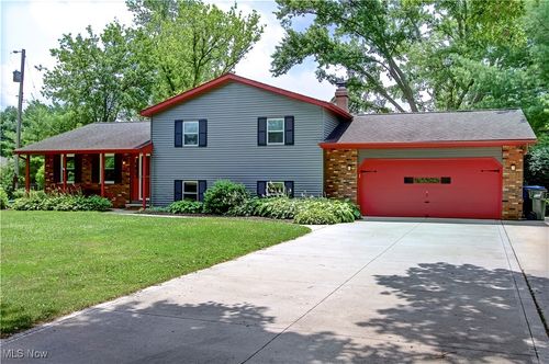 35083 Riegelsberger Rd, Avon, OH, 44011-2308 | Card Image