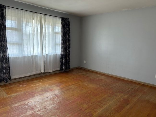 2458 Linden Ave, House other with 3 bedrooms, 2 bathrooms and 1 parking in Aliquippa PA | Image 5