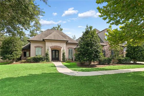 564 Evergreen Dr, Mandeville, LA, 70448-7575 | Card Image