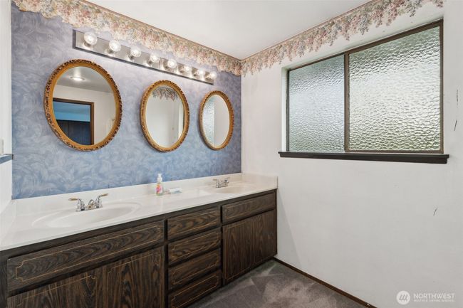 Main Bedroom Ensuite Bath | Image 21