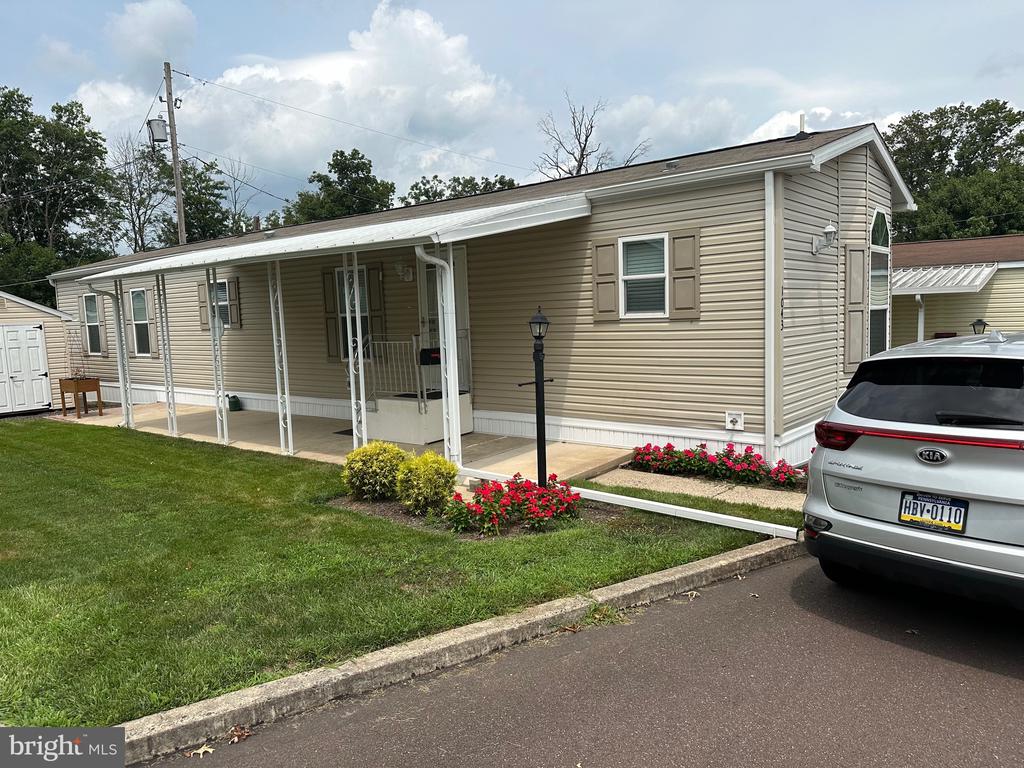 Pine Cir, Telford, PA 18969