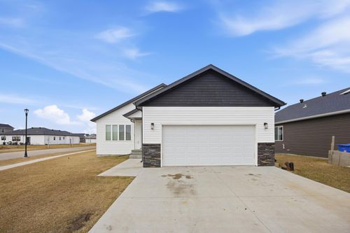 2595 72 Avenue S, Fargo, ND, 58104 | Card Image