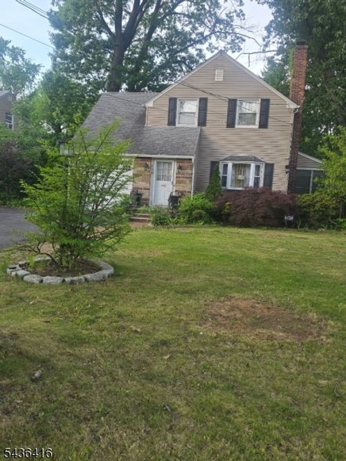 400 W End Ave, North Plainfield, NJ, 07063-1736 | Card Image