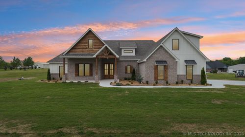 956 Bluebird Ln, Pryor, OK, 74361-3464 | Card Image