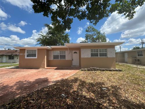 5819 Moseley St, Hollywood, FL, 33021-4524 | Card Image