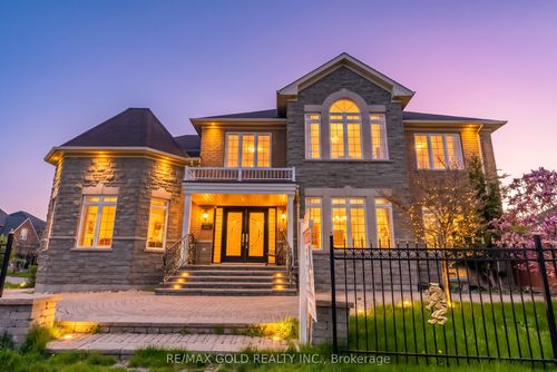 5499 Doctor Peddle Cres, Mississauga, ON, L5M0K7 | Card Image