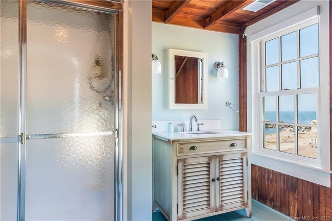 Hall bath. | Image 22