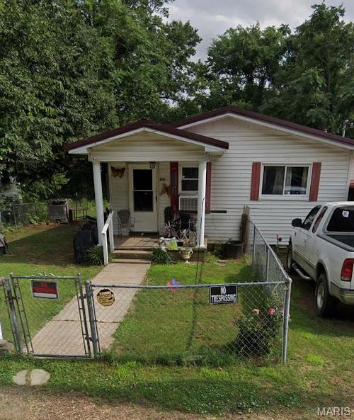 603 W North St, Kennett, MO, 63857-1829 | Card Image