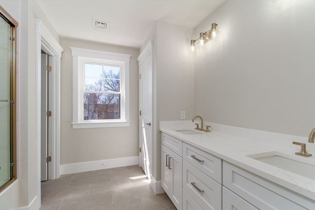 116 Winthrop St, House other with 4 bedrooms, 4 bathrooms and 6 parking in Medway MA | Image 28