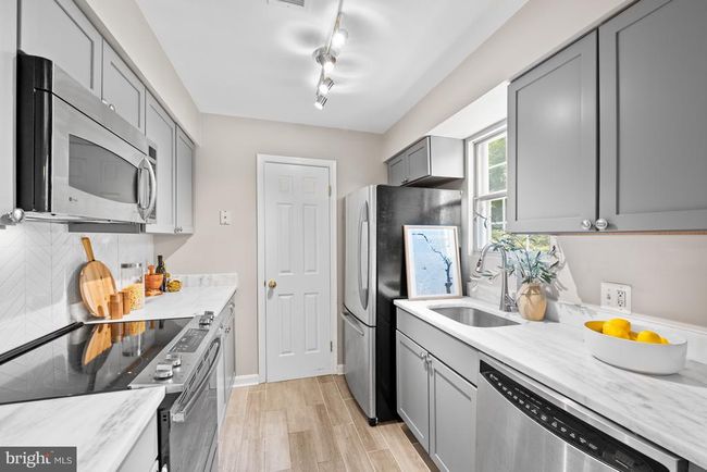 APT-410 - 2050 N Calvert St, Condo with 2 bedrooms, 1 bathrooms and null parking in ARLINGTON VA | Image 15