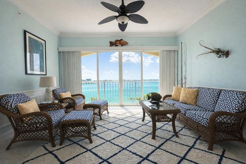 ph02-21 Harbour Isle Dr W, Hutchinson Island, FL, 34949-2773 | Card Image