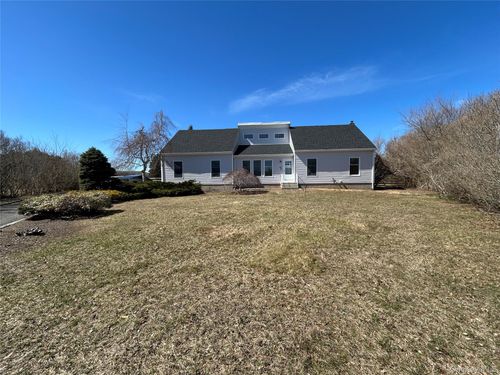 24 Kimberly Ct, Calverton, NY, 11933-1343 | Card Image