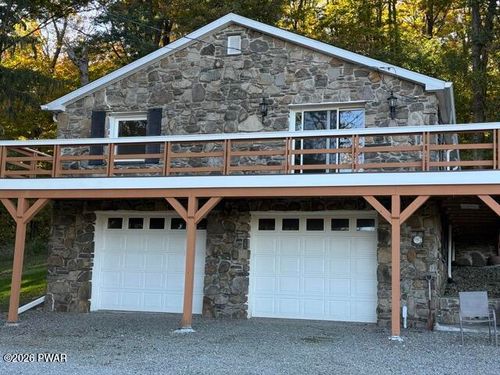 853 Spring Hill Rd, Sterling, PA, 18463-4129 | Card Image