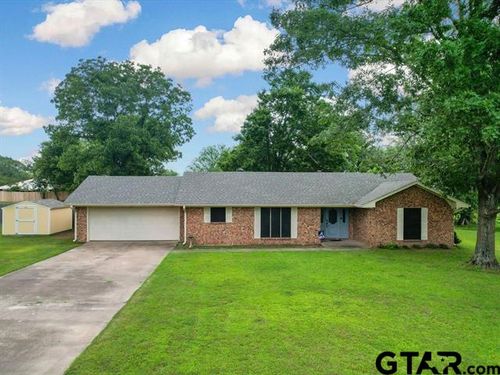 300 Joyner St, Omaha, TX, 75571-4066 | Card Image