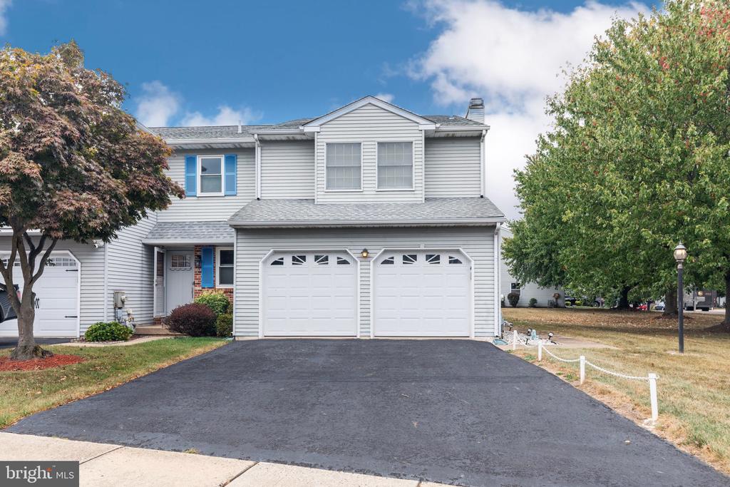 Jonathan Dr, North Wales, PA 19454