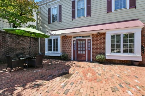 25 Murray Hill Sq, New Providence, NJ, 07974-1530 | Card Image