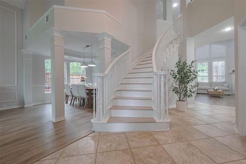66 Marquise Oaks Pl, The Woodlands, TX, 77382-1082 | Card Image