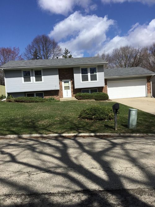 3904 Tallwood Avenue, Rockford, IL, 61114 | Card Image