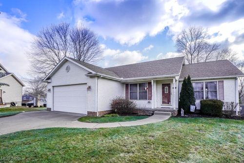 900 Grovewood Circle Sw, Canton, OH, 44706 | Card Image