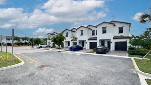 204 Sw 159th Pl, Pembroke Pines, FL, 33027-5062 | Card Image