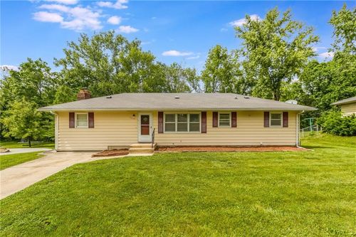 1221 Sunset St, Chillicothe, MO, 64601-1851 | Card Image
