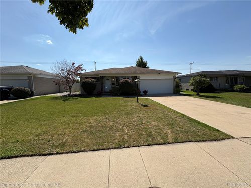12376 Canterbury Dr, Sterling Heights, MI, 48312-3108 | Card Image