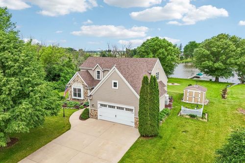 1085 Hillebrand Dr, Jefferson, WI, 53549-2229 | Card Image