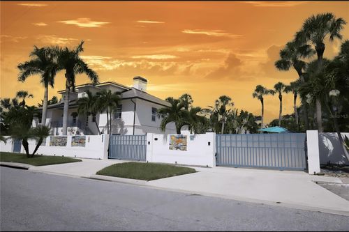 345 Madison Dr, SARASOTA, FL, 34236-1327 | Card Image