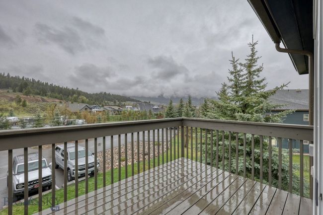 Great deck right off the living room. | Image 27