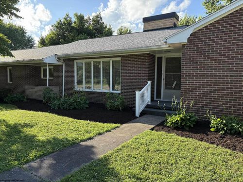 42 Island Ave, Buckhannon, WV, 26201-2839 | Card Image