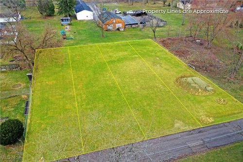 2035 Woodward Ave, Youngstown, OH, 44514-1472 | Card Image