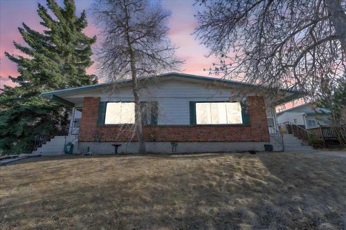 7321 &amp; 7323 Huntertown Crescent Nw, Calgary, AB, T2K4K3 | Card Image