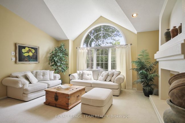 21 Windchime Cres, House other with 3 bedrooms, 3 bathrooms and 2 parking in Nepean ON | Image 6