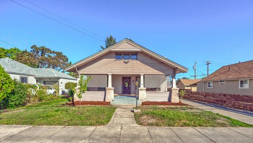 718 W 4th St, Medford, OR, 97501-2654 | Card Image