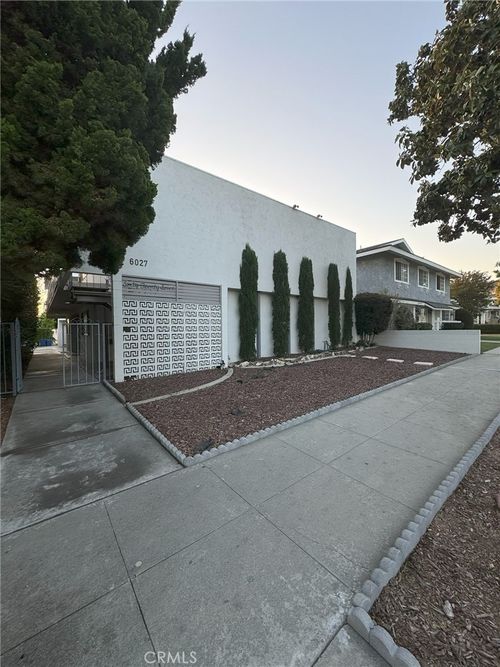 6027 Greenleaf Ave, Whittier, CA, 90601-3523 | Card Image