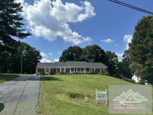 412 Mountain Lane, Bluefield, VA, 24605 | Card Image