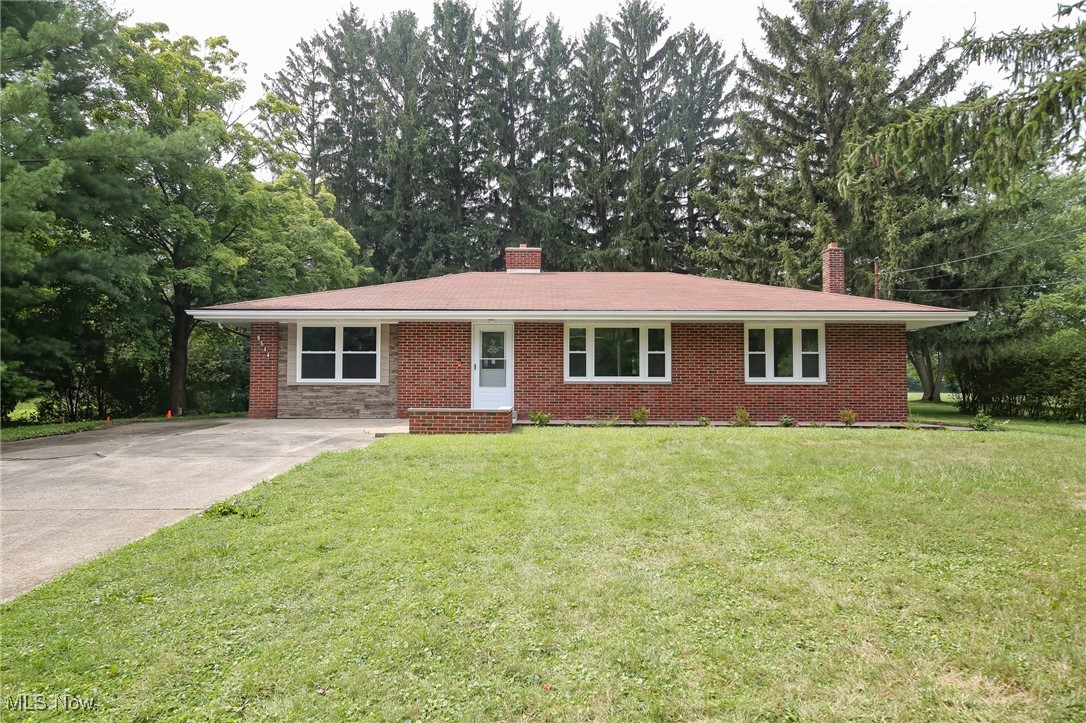 Neff Rd, Valley City, OH 44280