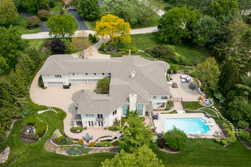 1877 Banbury Rd, Inverness, IL, 60067-4208 | Card Image