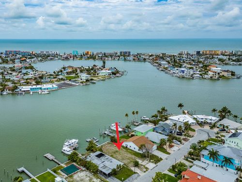 813 Bay Point Dr, MADEIRA BEACH, FL, 33708-2316 | Card Image