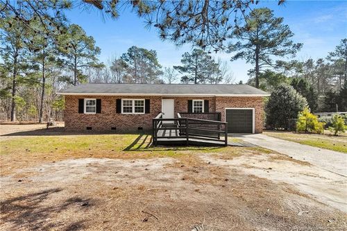 402 Gainey Rd, Raeford, NC, 28376-8992 | Card Image