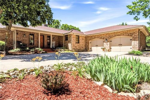33180 W 95th St, De Soto, KS, 66018-9277 | Card Image