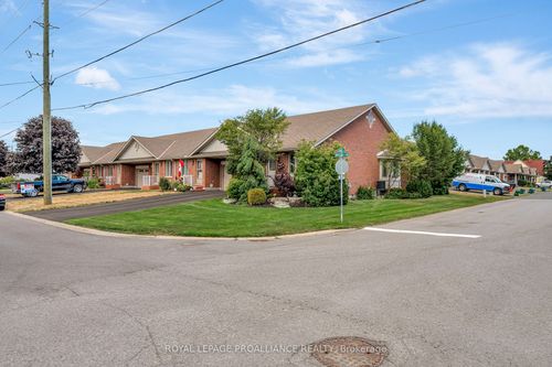 27 Division St N, Brighton, ON, K0K1H0 | Card Image